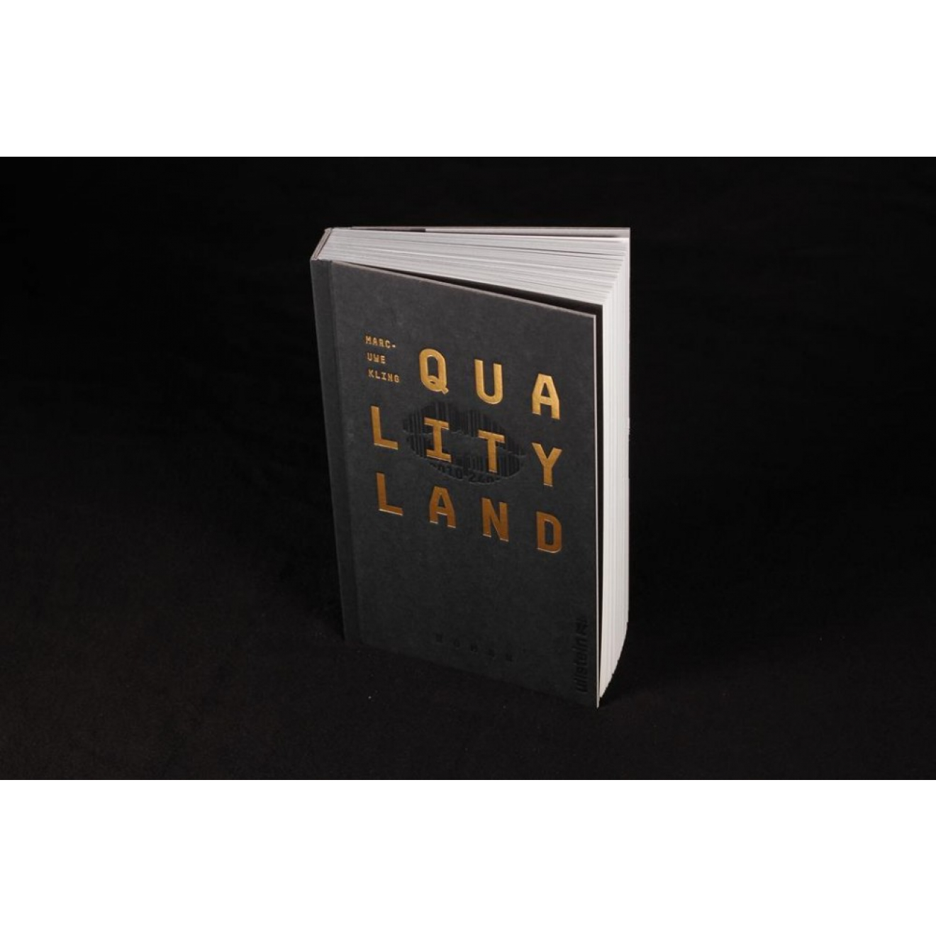 Buch: Qualityland Buch: Qualityland